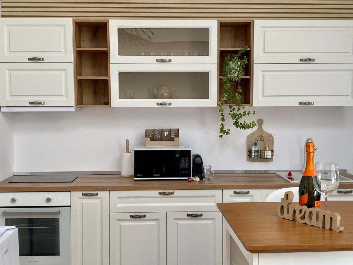 Residence Odaile #1 Отопени Екстериор снимка